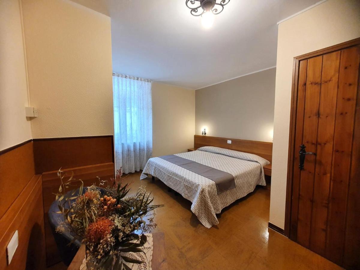 Altavilla Albergo Meuble Tirano Exterior photo