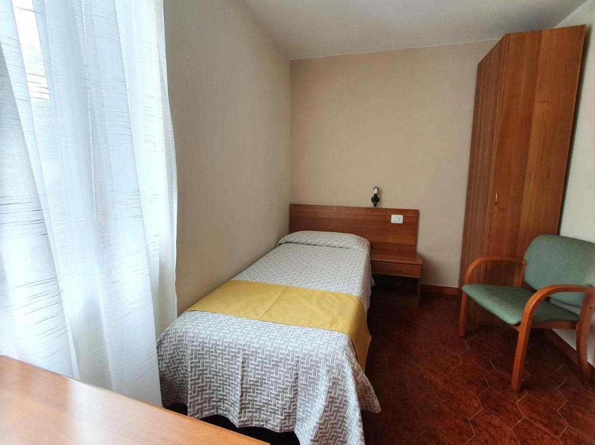 Altavilla Albergo Meuble Tirano Exterior photo